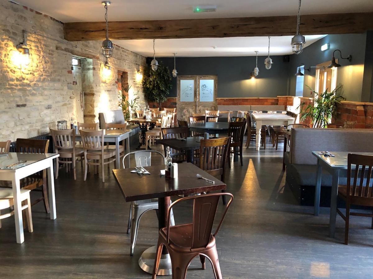 Black Horse Peterborough Exterior photo